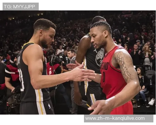 勇士与开拓者季后赛激战回顾与精彩瞬间分析